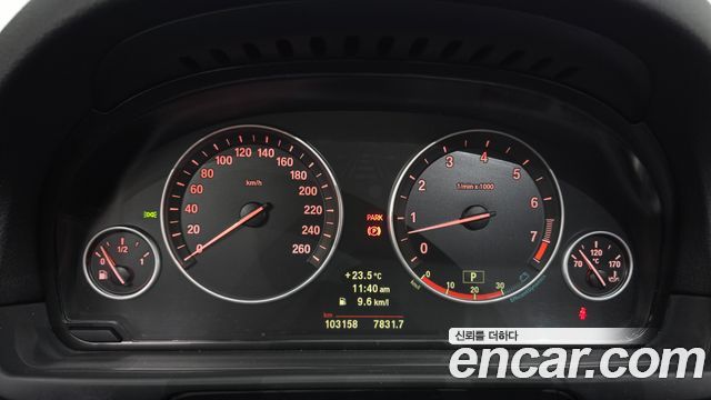 BMW 5 Series (F10) 528i 2011 — фото 8