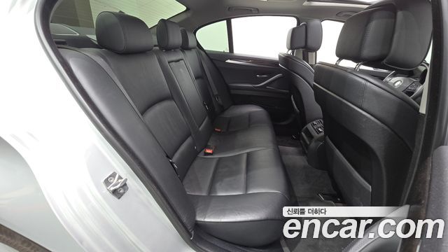 BMW 5 Series (F10) 528i 2011 — фото 12