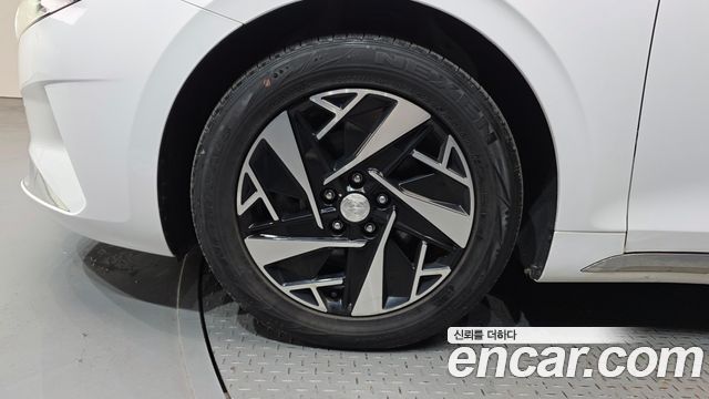 Hyundai Grandeur Hybrid (IG) Le Blanc 2023 — фото 5