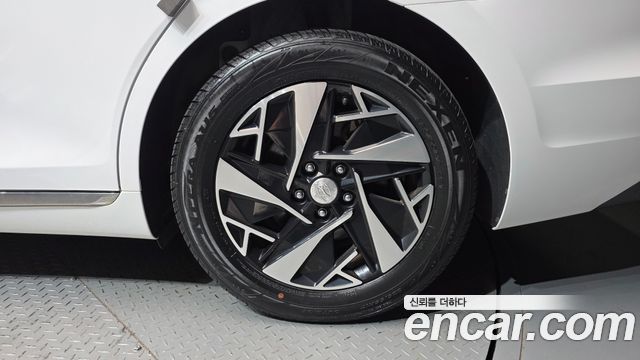 Hyundai Grandeur Hybrid (IG) Le Blanc 2023 — фото 21