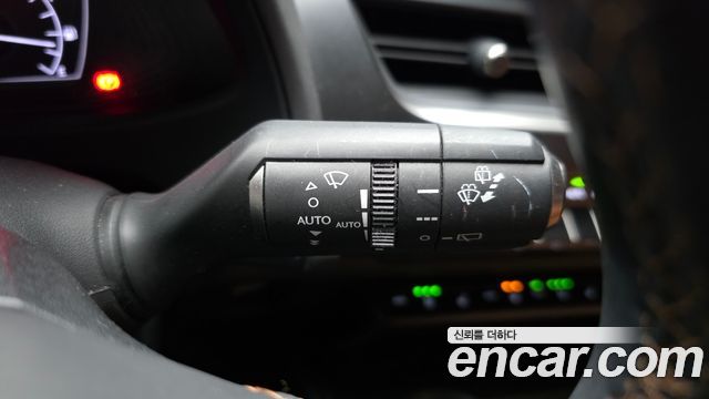 Lexus UX250h 2.0 2WD 2020 — фото 18