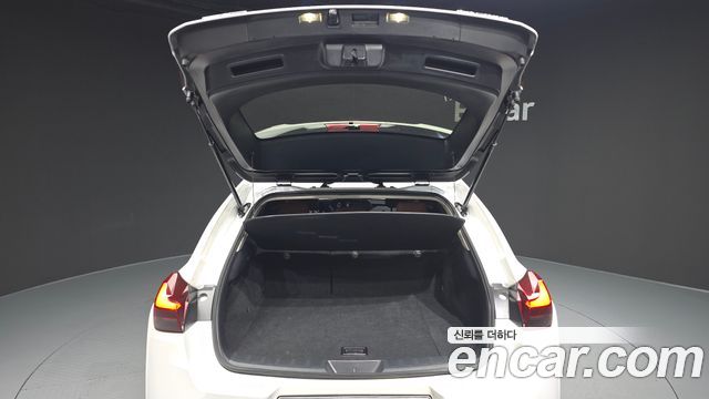 Lexus UX250h 2.0 2WD 2020 — фото 20