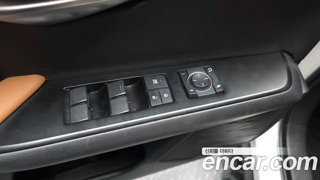 Lexus UX250h 2.0 2WD 2020 — фото 29