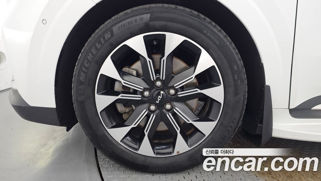 Kia Carnival (IV) Diesel 7-Seater Signature 2023 — фото 5