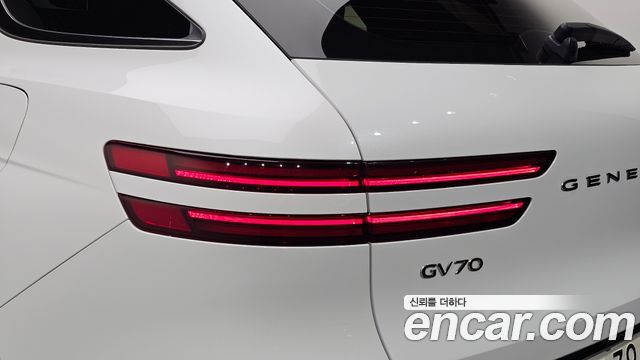 Genesis GV70 2.5T Gasoline AWD 2022 — фото 23