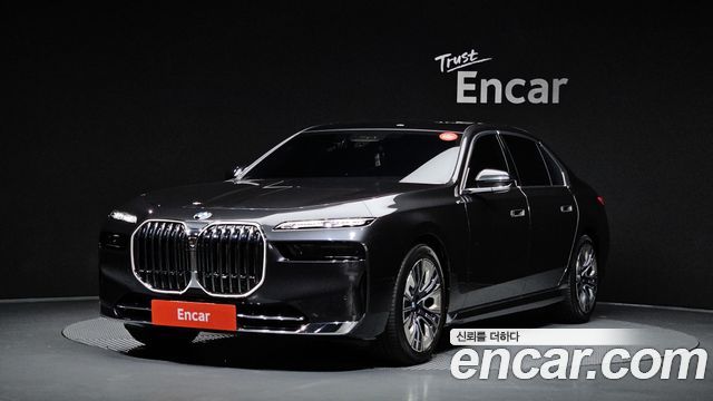 BMW 7 Series (G70) 740i sDrive Design Pure Excellence