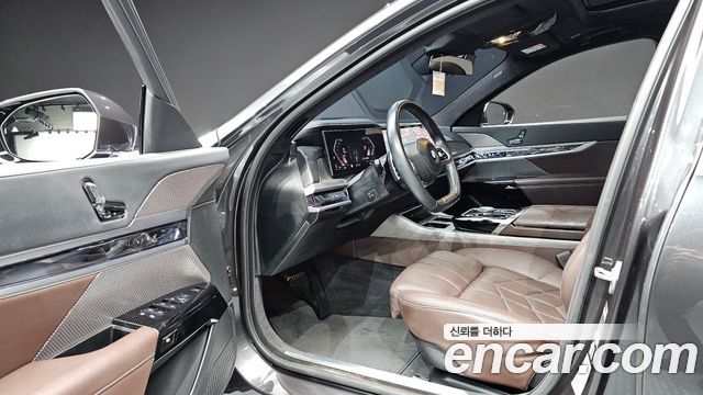BMW 7 Series (G70) 740i sDrive Design Pure Excellence 2023 — фото 10