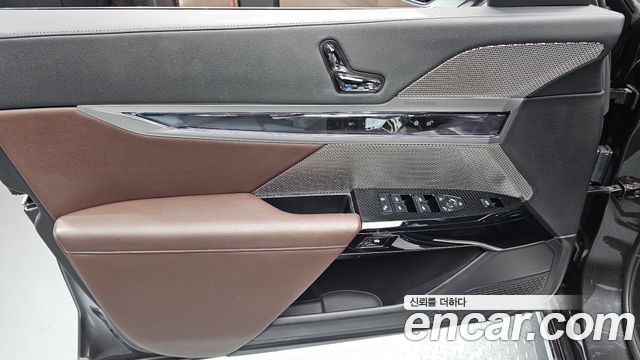 BMW 7 Series (G70) 740i sDrive Design Pure Excellence 2023 — фото 24