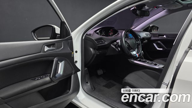Peugeot 308 (II) 1.6 BlueHDi Allure 2017 — фото 10