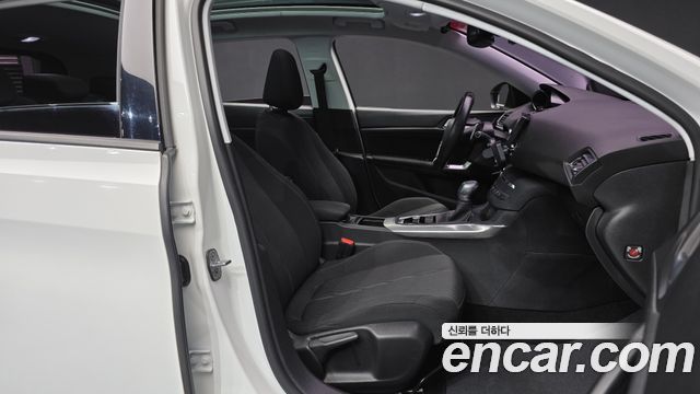 Peugeot 308 (II) 1.6 BlueHDi Allure 2017 — фото 11