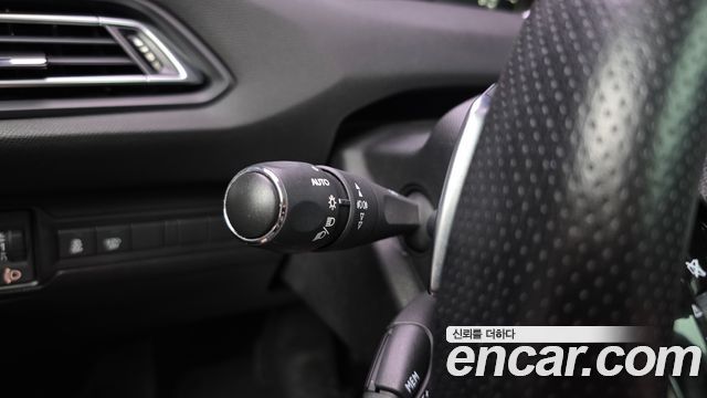 Peugeot 308 (II) 1.6 BlueHDi Allure 2017 — фото 17