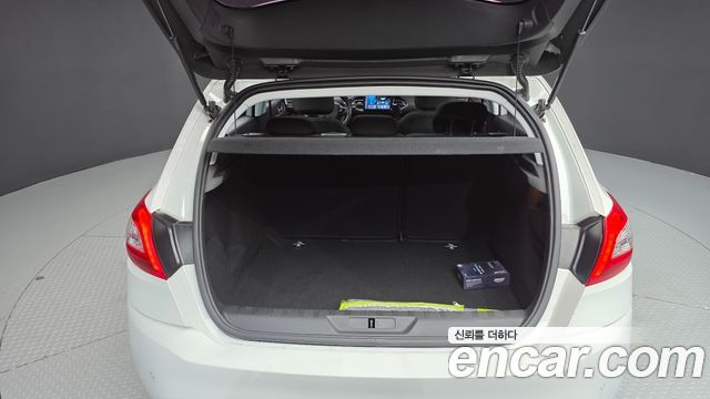 Peugeot 308 (II) 1.6 BlueHDi Allure 2017 — фото 20
