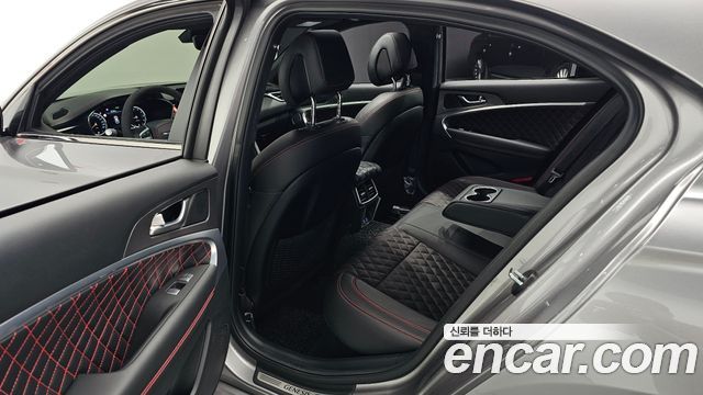 Genesis G70 Shooting Brake Gasoline 2.5T 4WD 2024 — фото 12