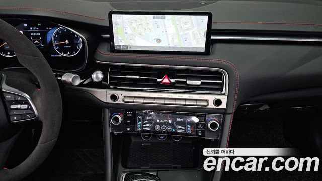Genesis G70 Shooting Brake Gasoline 2.5T 4WD 2024 — фото 14