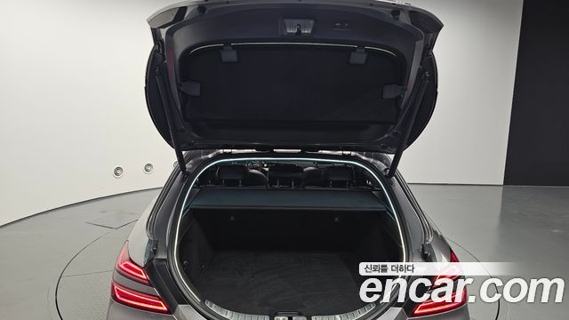 Genesis G70 Shooting Brake Gasoline 2.5T 4WD 2024 — фото 20