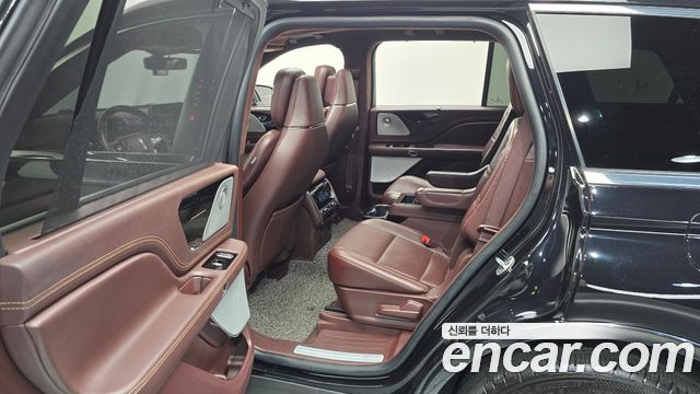Lincoln Aviator (II) 3.0 Black Label AWD 2022 — фото 15