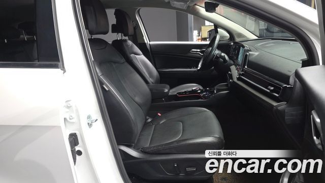 Kia Sportage (V) Diesel 2.0 2WD Signature 2022 — фото 11