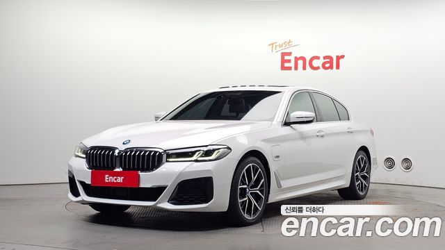 BMW 5 Series (G30) 530e M Sport 2022 — фото 1