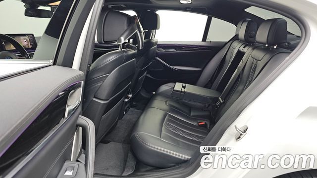 BMW 5 Series (G30) 530e M Sport 2022 — фото 11