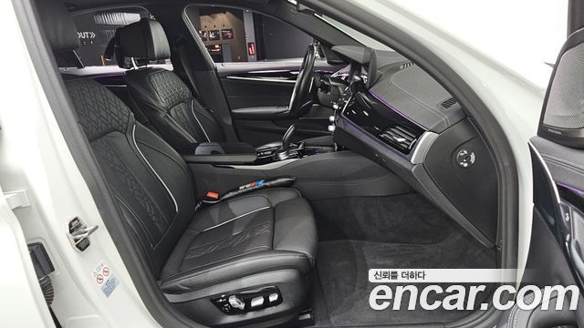 BMW 5 Series (G30) 530e M Sport 2022 — фото 12