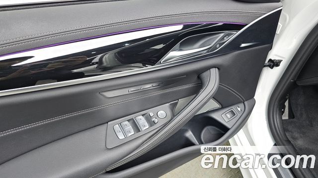 BMW 5 Series (G30) 530e M Sport 2022 — фото 13