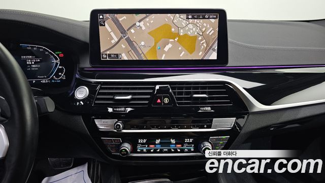 BMW 5 Series (G30) 530e M Sport 2022 — фото 15