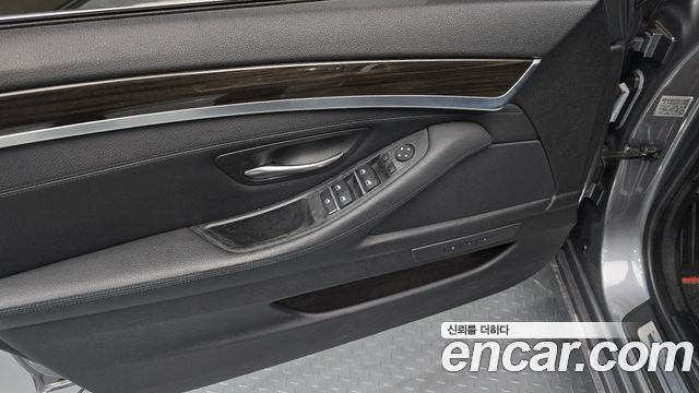 BMW 5 Series (F10) 520d Luxury 2014 — фото 24