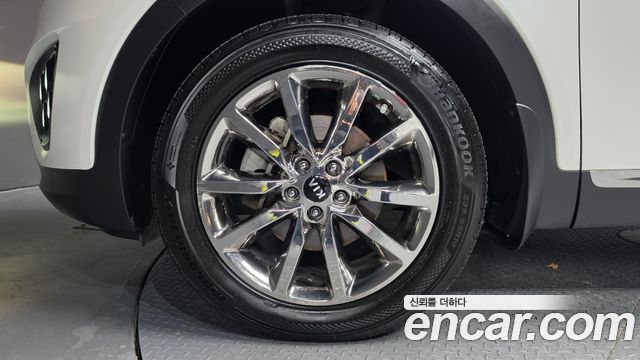 Kia Sorento Diesel 2.0 2WD Noblesse Special 2015 — фото 5