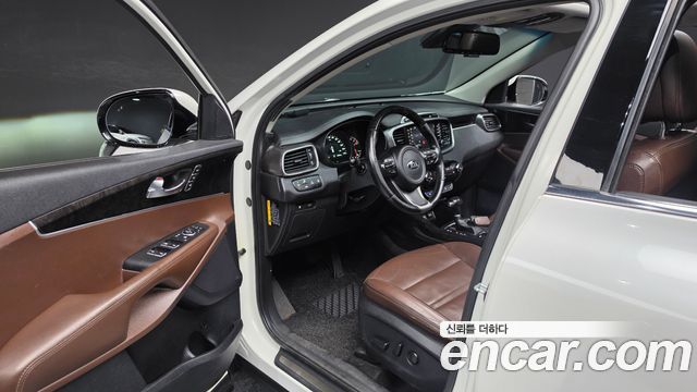 Kia Sorento Diesel 2.0 2WD Noblesse Special 2015 — фото 10