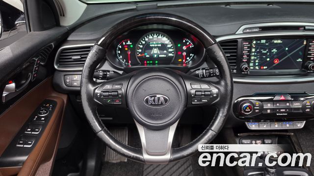 Kia Sorento Diesel 2.0 2WD Noblesse Special 2015 — фото 13