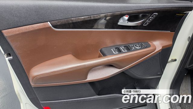 Kia Sorento Diesel 2.0 2WD Noblesse Special 2015 — фото 24