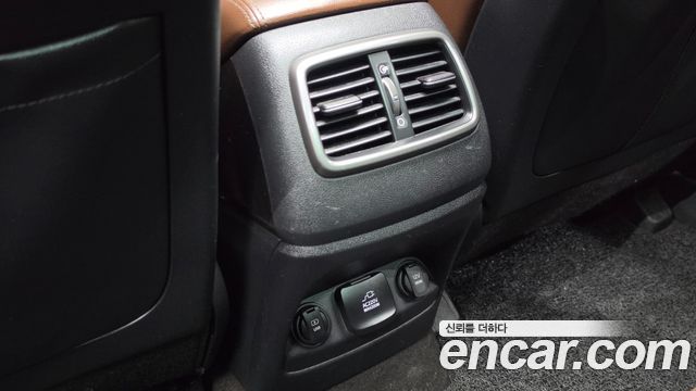 Kia Sorento Diesel 2.0 2WD Noblesse Special 2015 — фото 29
