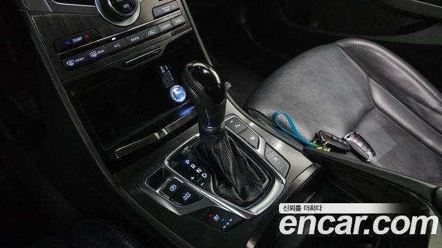 Hyundai Grandeur (HG) HG240 Modern Collection 2017 — фото 9