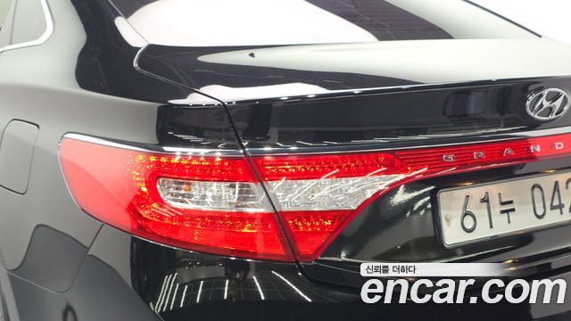 Hyundai Grandeur (HG) HG240 Modern Collection 2017 — фото 23