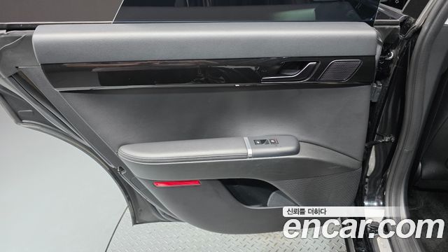 Hyundai Grandeur (GN7) 2,5 Gasoline 2WD Exclusive 2023 — фото 25