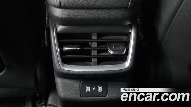 Hyundai Grandeur (GN7) 2,5 Gasoline 2WD Exclusive 2023 — фото 32