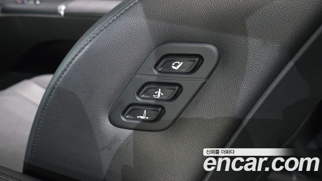 Hyundai Grandeur (GN7) 2,5 Gasoline 2WD Exclusive 2023 — фото 33