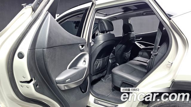 Hyundai Santa Fe (DM) Diesel(e-VGT) 2.0 2WD Premium 2014 — фото 16