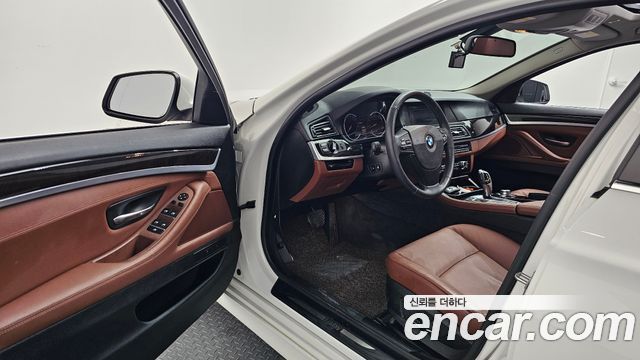BMW 5 Series (F10) 528i xDrive 2013 — фото 10