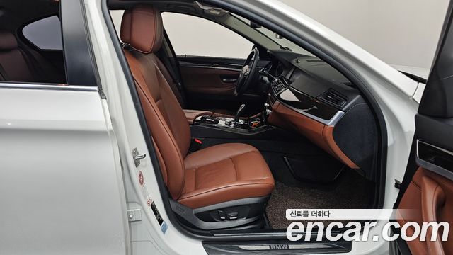 BMW 5 Series (F10) 528i xDrive 2013 — фото 11