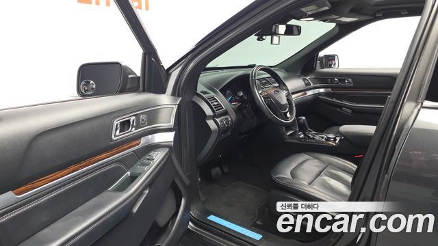 Ford Explorer 3.5 Limited 4WD 5th 2019 — фото 10