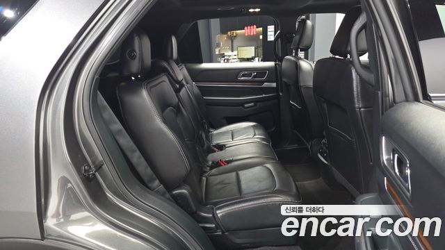 Ford Explorer 3.5 Limited 4WD 5th 2019 — фото 12