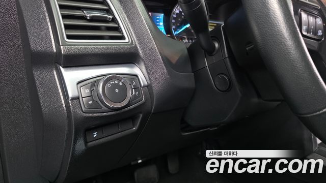 Ford Explorer 3.5 Limited 4WD 5th 2019 — фото 18