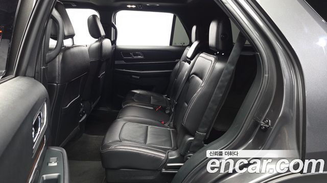 Ford Explorer 3.5 Limited 4WD 5th 2019 — фото 26