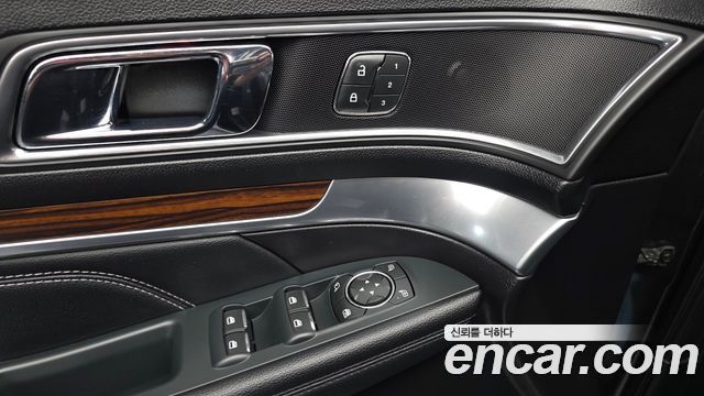 Ford Explorer 3.5 Limited 4WD 5th 2019 — фото 30