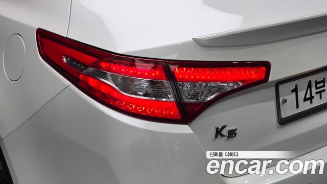 Kia K5 Hybrid Prestige 2013 — фото 23