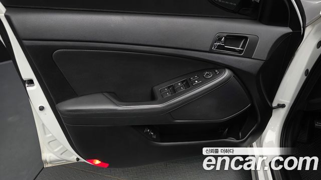 Kia K5 Hybrid Prestige 2013 — фото 24