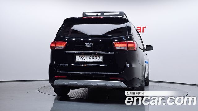 Kia Carnival 9-seater Luxury 2015 — фото 4