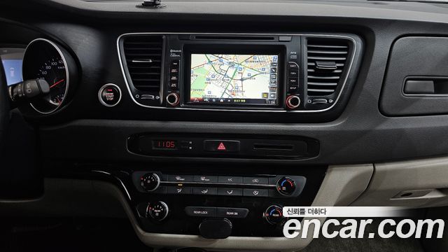 Kia Carnival 9-seater Luxury 2015 — фото 12