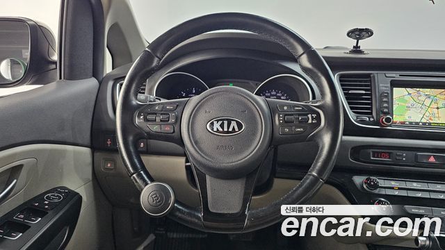 Kia Carnival 9-seater Luxury 2015 — фото 13